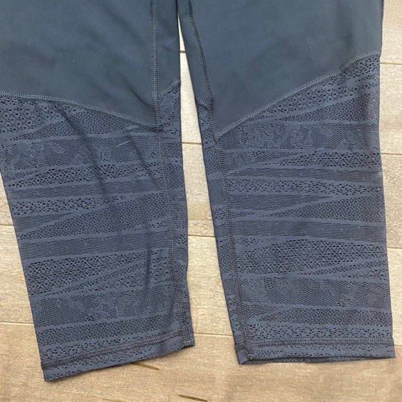 Victoria’s Secret Sport Leggings - Picture 7 of 8